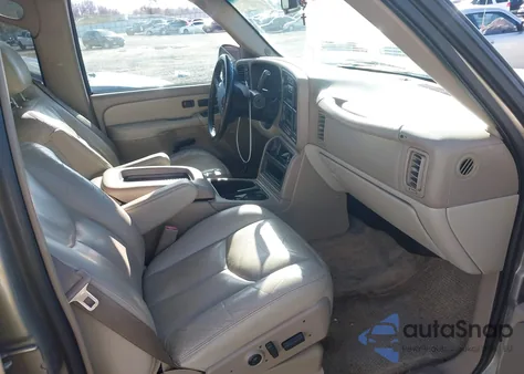 2003 Chevrolet Suburban 1500 Z71 z USA, uszkodzony, nr VIN 3GNFK16Z53G263334